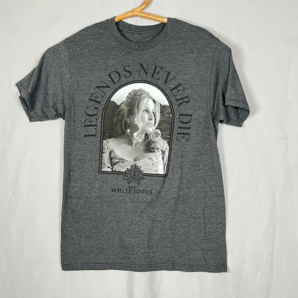 HBO The White Lotus T Shirt Mens S Jennifer Coolidge Legends Never Die Gray Tee